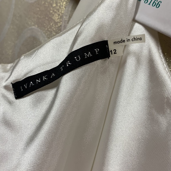 Women’s dress - Picture 3 of 3